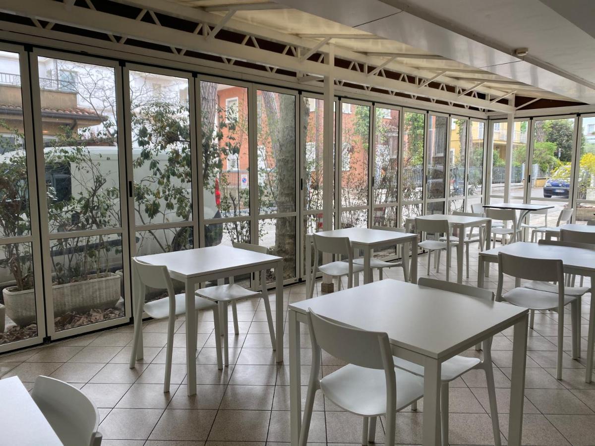 Hotel Modenese Riccione Esterno foto