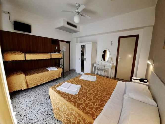 Hotel Modenese Riccione Esterno foto