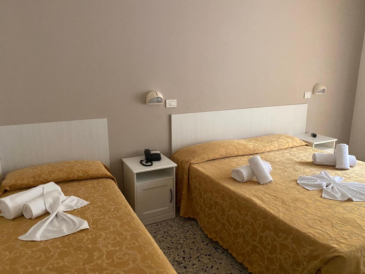 Hotel Modenese Riccione Esterno foto