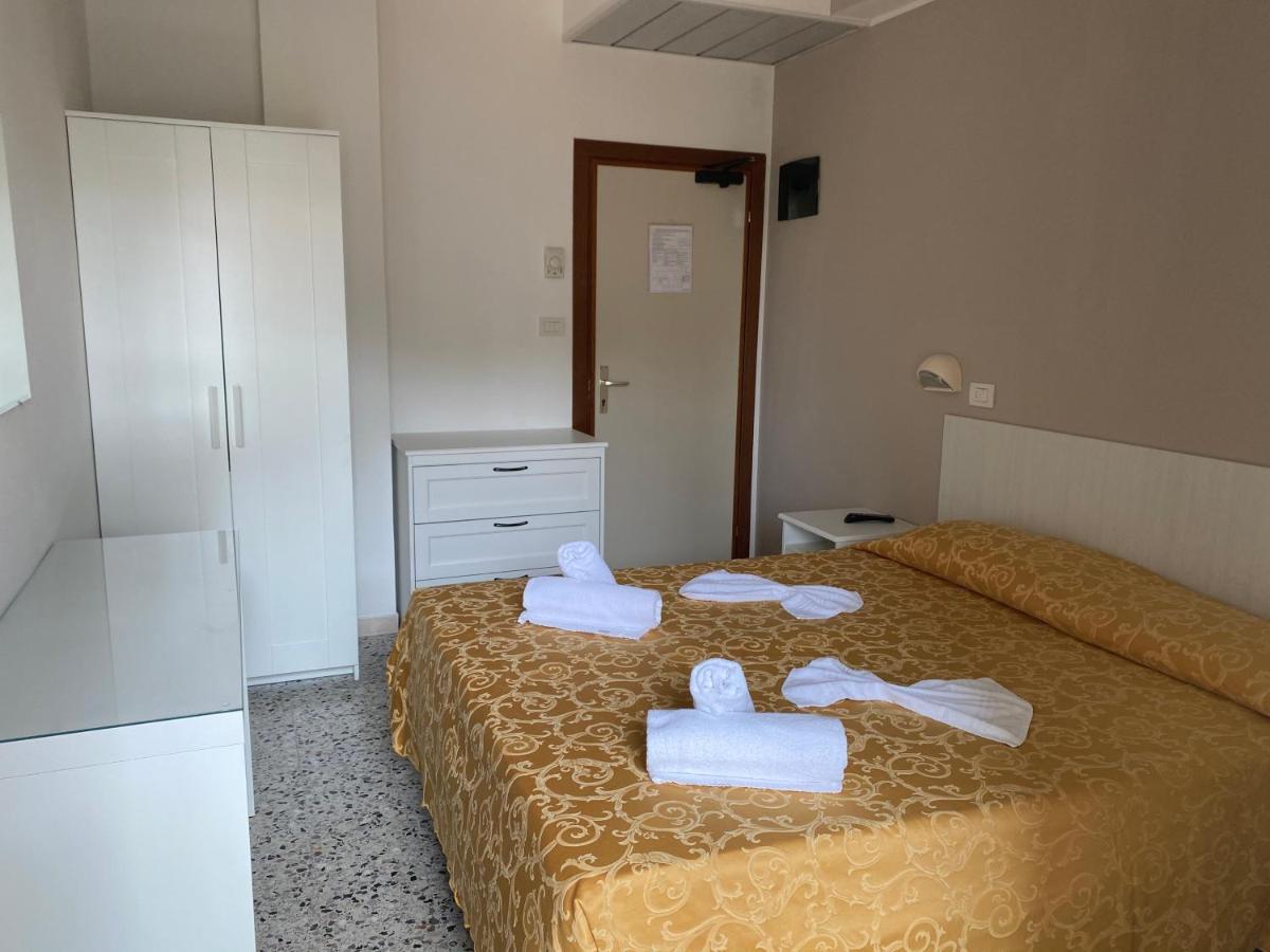 Hotel Modenese Riccione Esterno foto