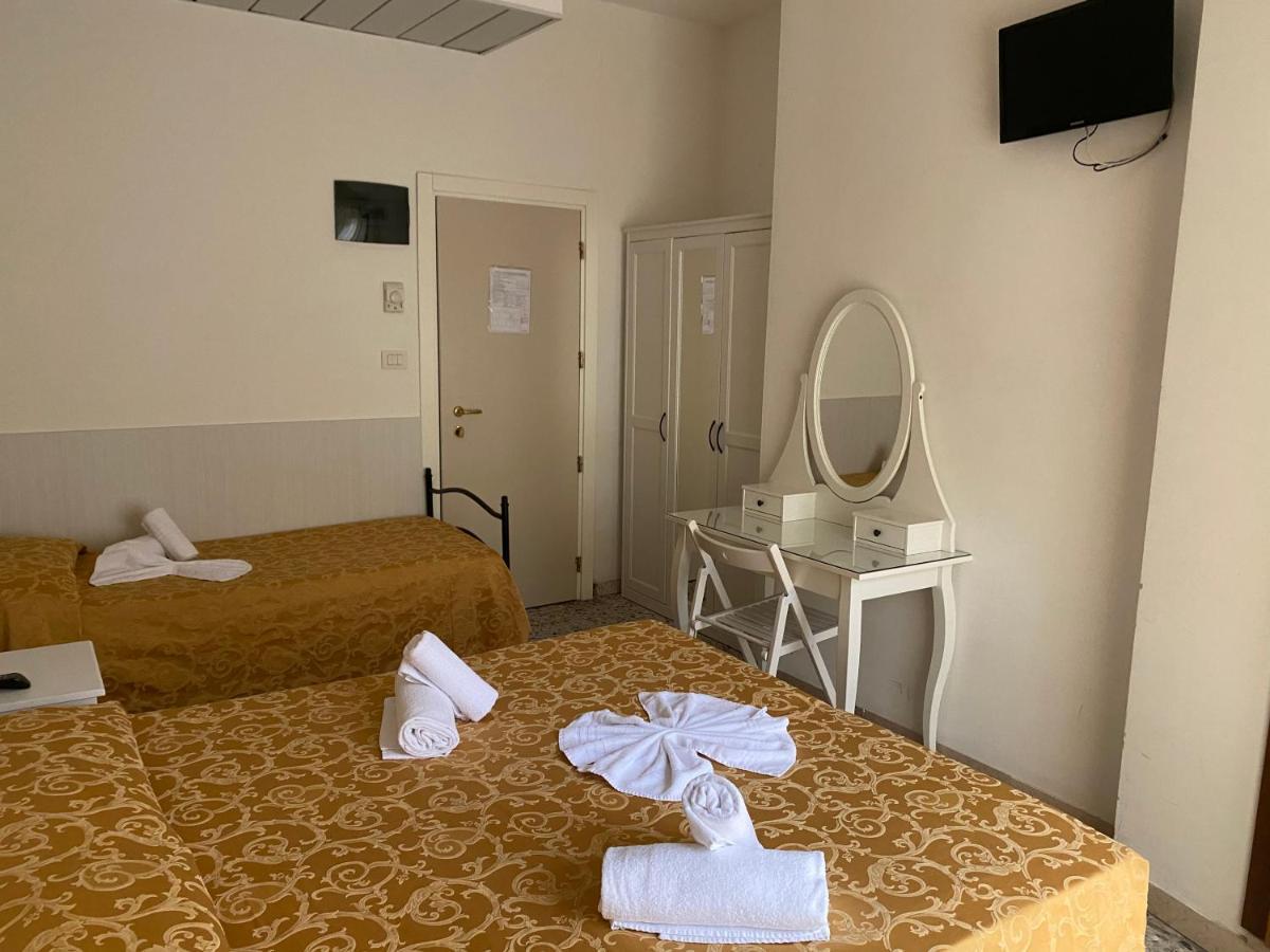 Hotel Modenese Riccione Esterno foto