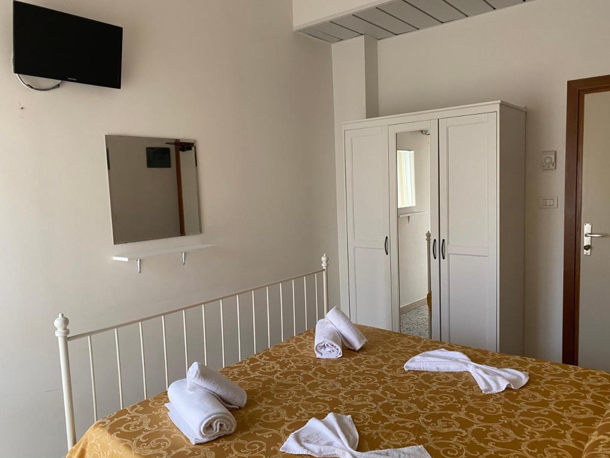 Hotel Modenese Riccione Esterno foto