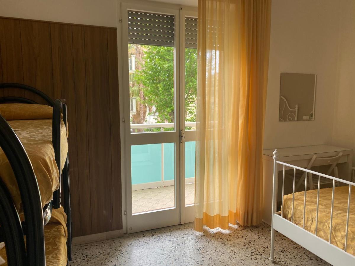 Hotel Modenese Riccione Esterno foto
