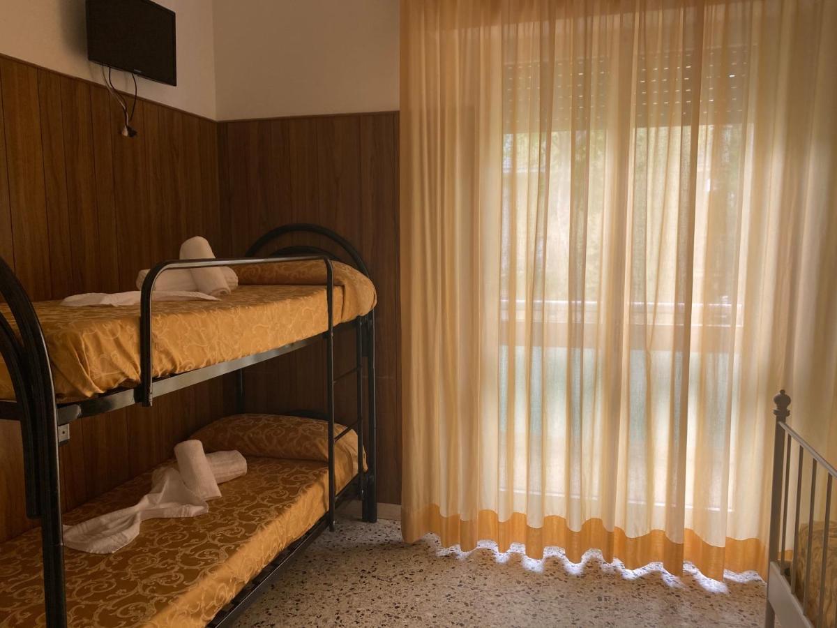 Hotel Modenese Riccione Esterno foto