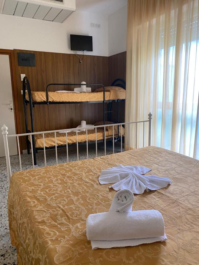 Hotel Modenese Riccione Esterno foto