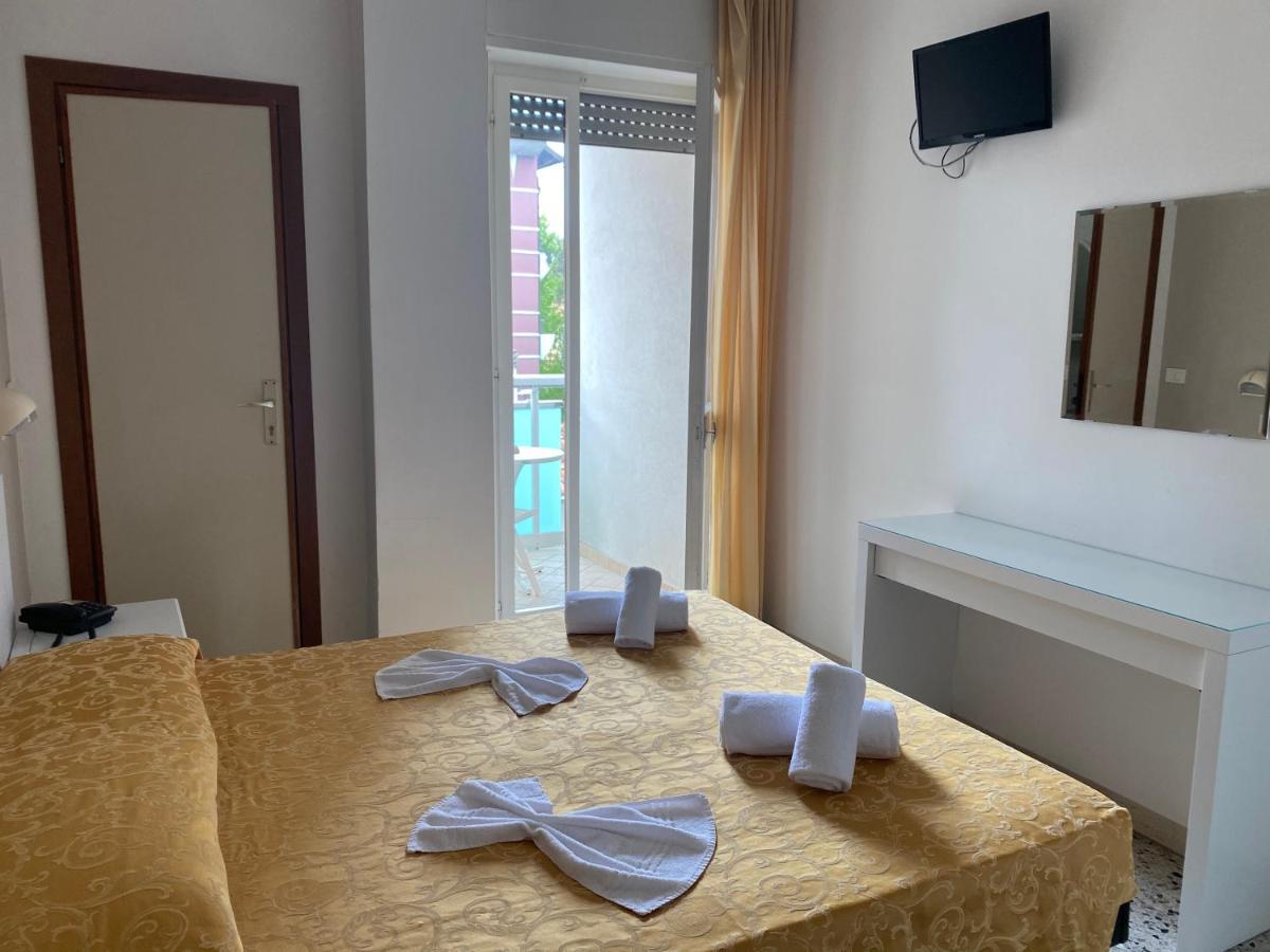 Hotel Modenese Riccione Esterno foto