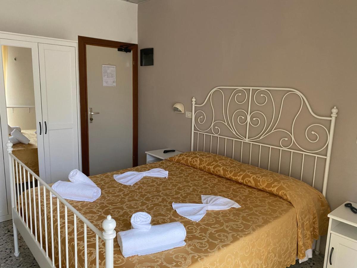 Hotel Modenese Riccione Esterno foto