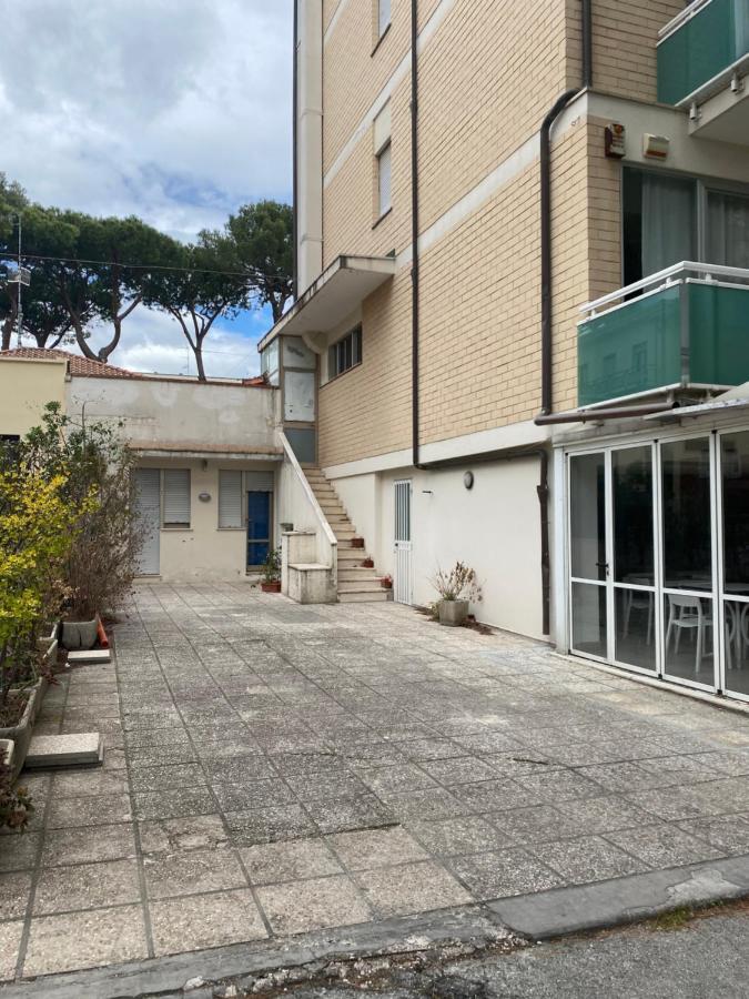 Hotel Modenese Riccione Esterno foto