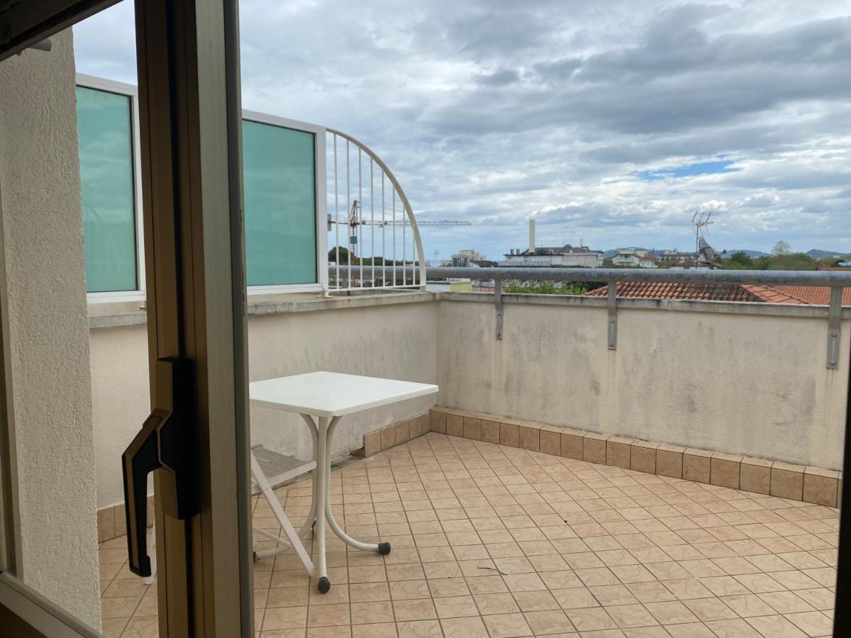 Hotel Modenese Riccione Esterno foto