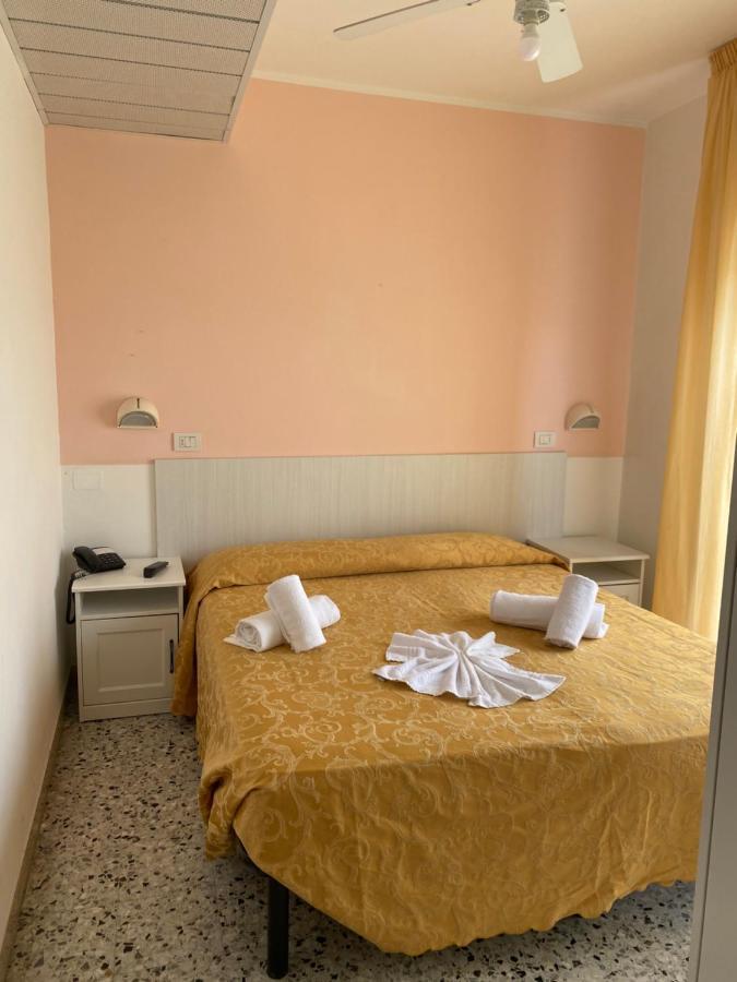 Hotel Modenese Riccione Esterno foto