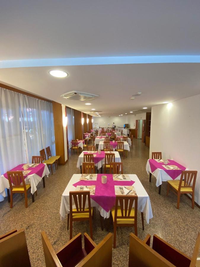 Hotel Modenese Riccione Esterno foto